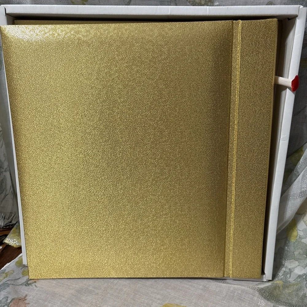 Vintage Beautiful Asian Wedding Photo Album With Symbolic Red Cranes. 14